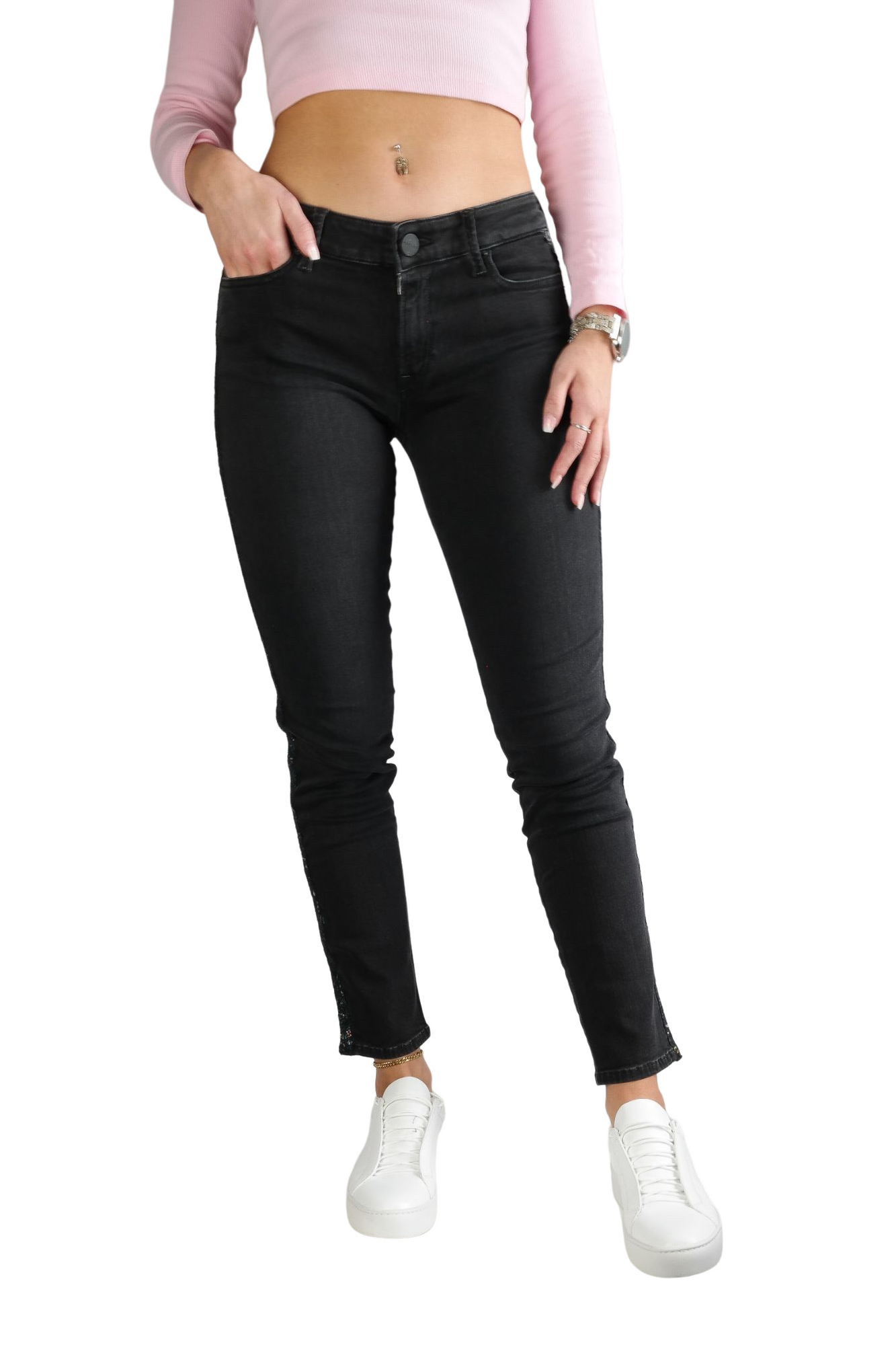 schwarze-jeans-damen-349iei.png